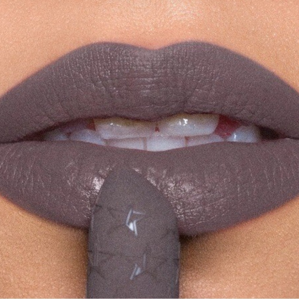 Jeffree Star Velvet Lipstick - Grave Digger. - Picture 4 of 5